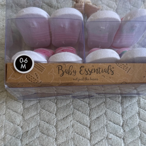 NWT Baby Essentials Colorful Socks Set 4 Pairs - Picture 3 of 4